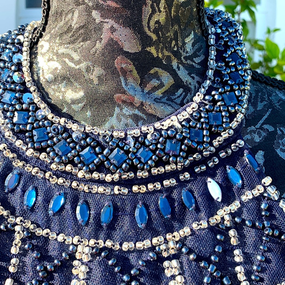 Beautiful blue and gemmed gown - Picture 3 of 13